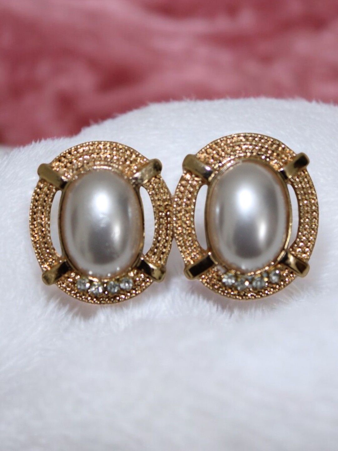 

Jolly Faces Contemporary Studs Earrings, Gold