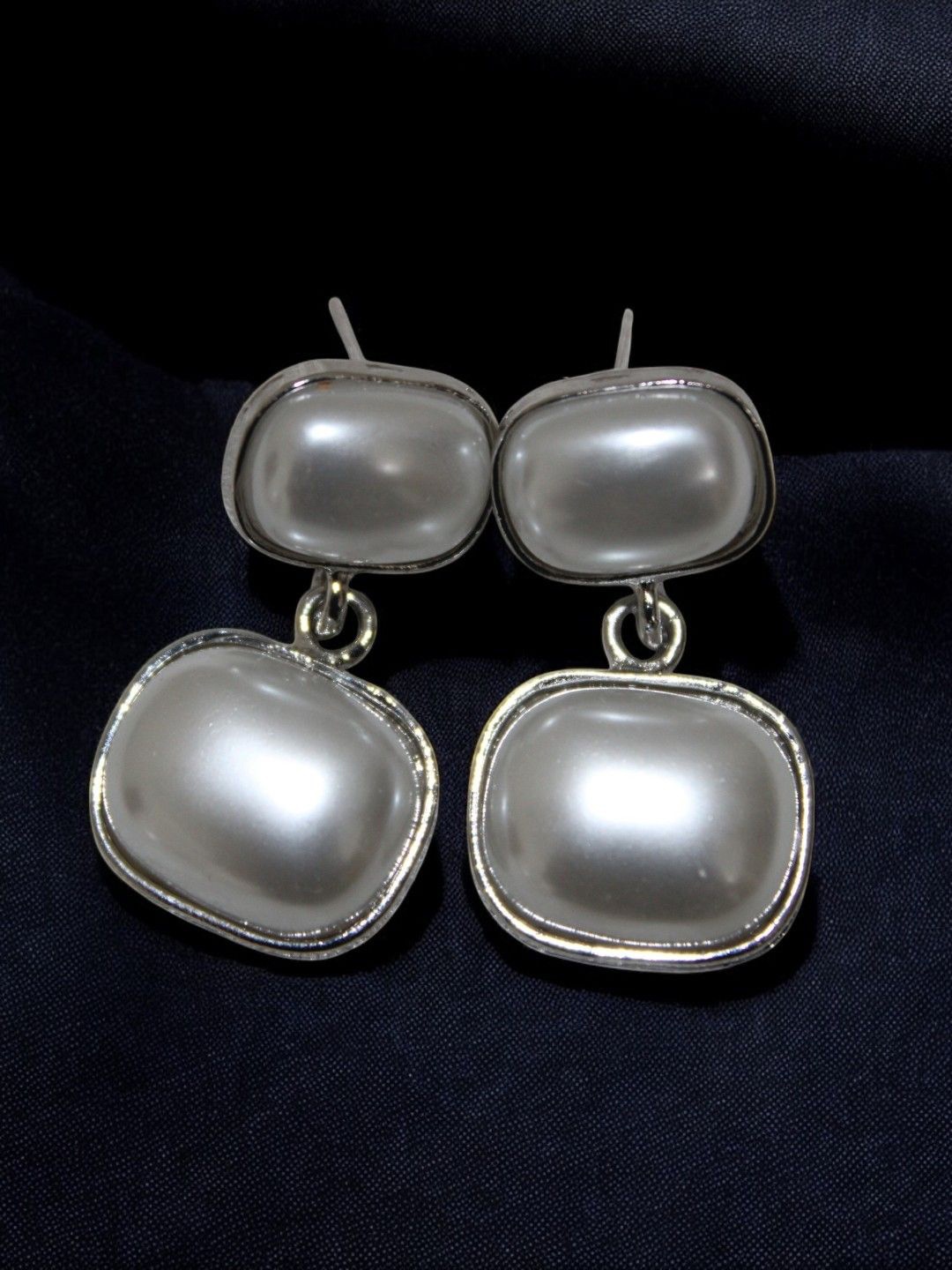 

Jolly Faces Silver-Plated Contemporary Pearls Studs Earrings, White