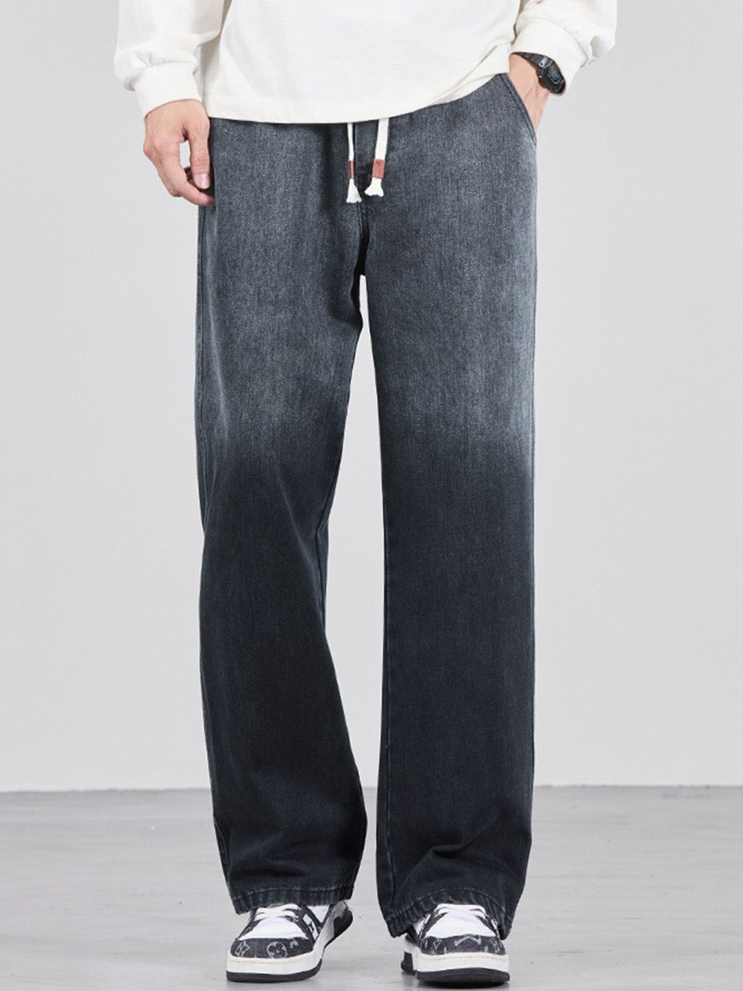 

StyleCast Men Straight Fit Light Fade Jeans, Grey