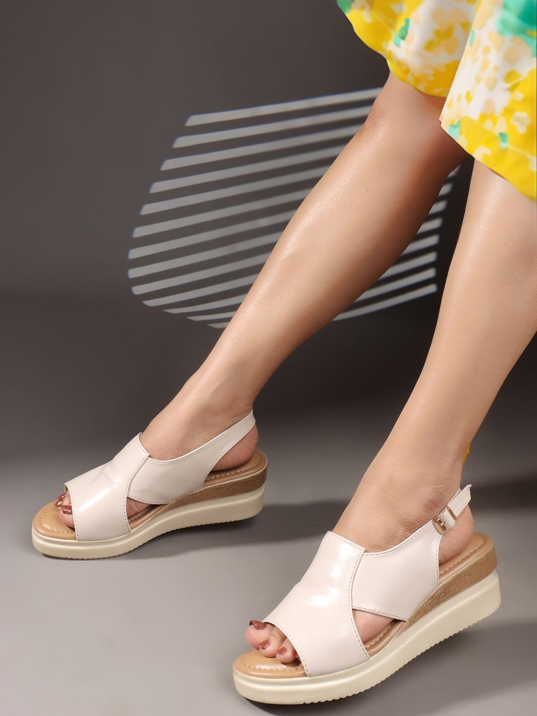 

Carlton London Flatform Sandals with Buckles, Cream