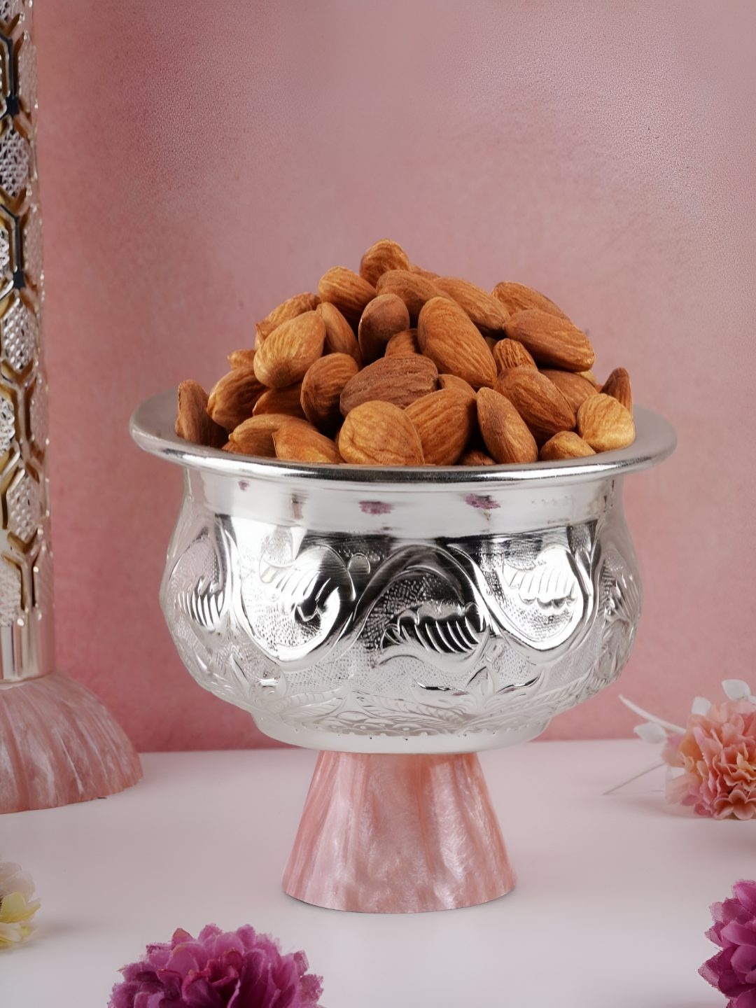 

THE HOME CO. Silver-Toned 2025 1 Pieces Brass Easy to Clean Serving Bowl