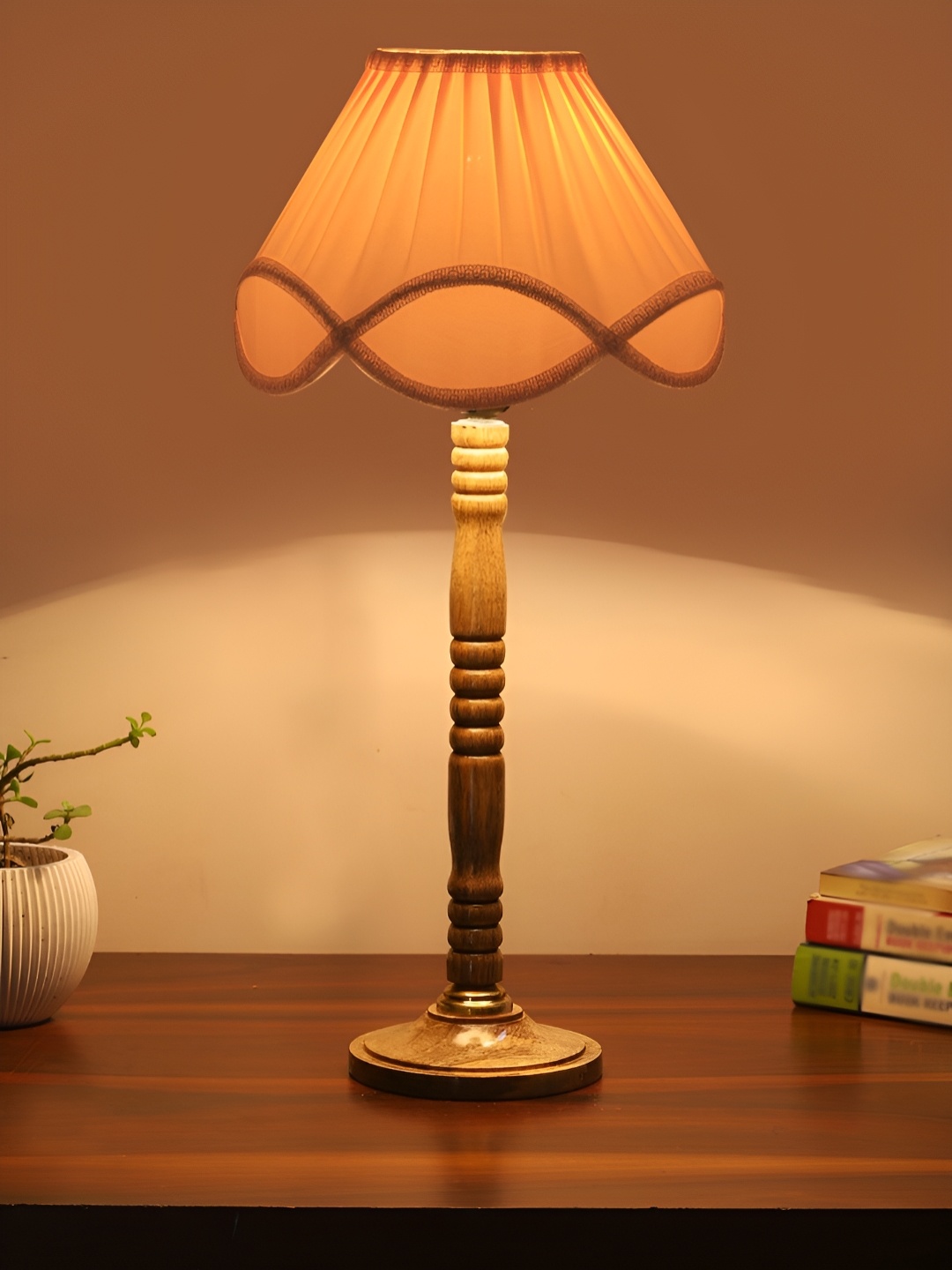 

Aura Off White Wood Traditional Abstract Shaped Table Lamp