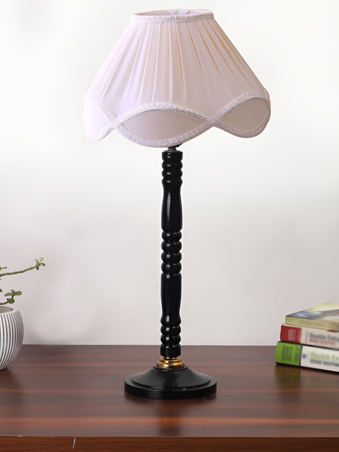 

Aura Off White Wood Traditional Abstract Shaped Table Lamp