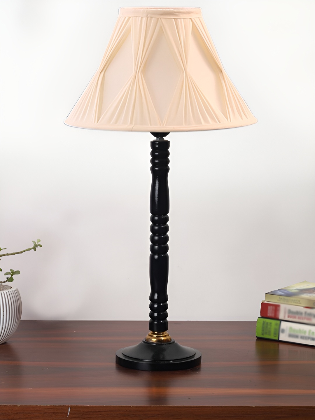 

Aura Off White Wood Traditional Abstract Shaped Table Lamp