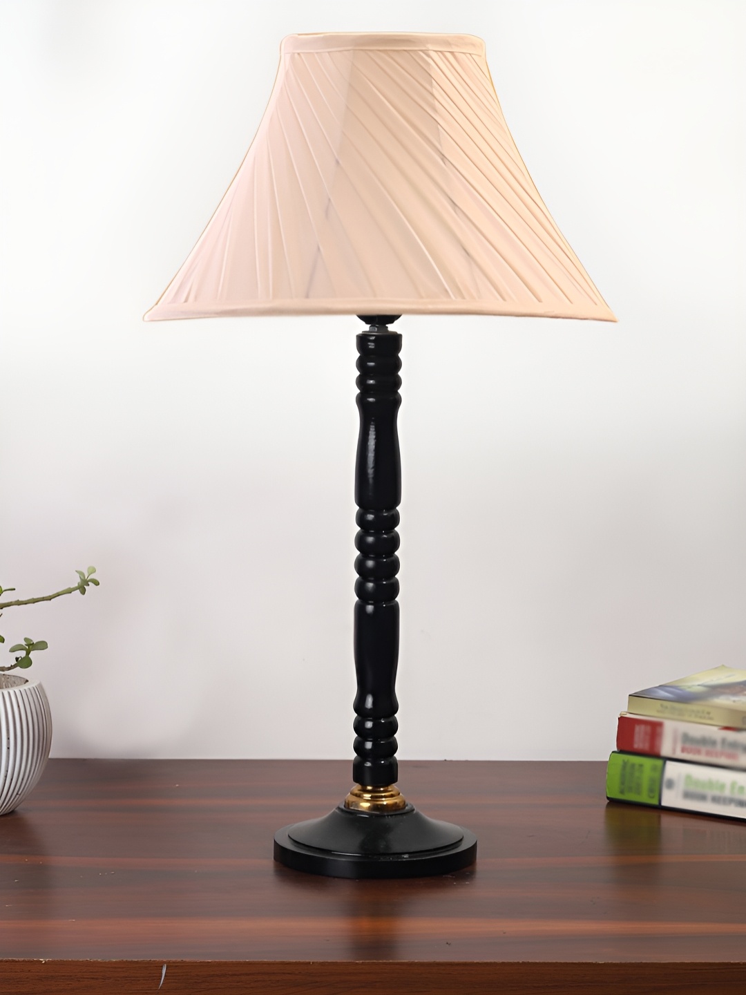 

Aura Off White Wood Traditional Abstract Shaped Table Lamp