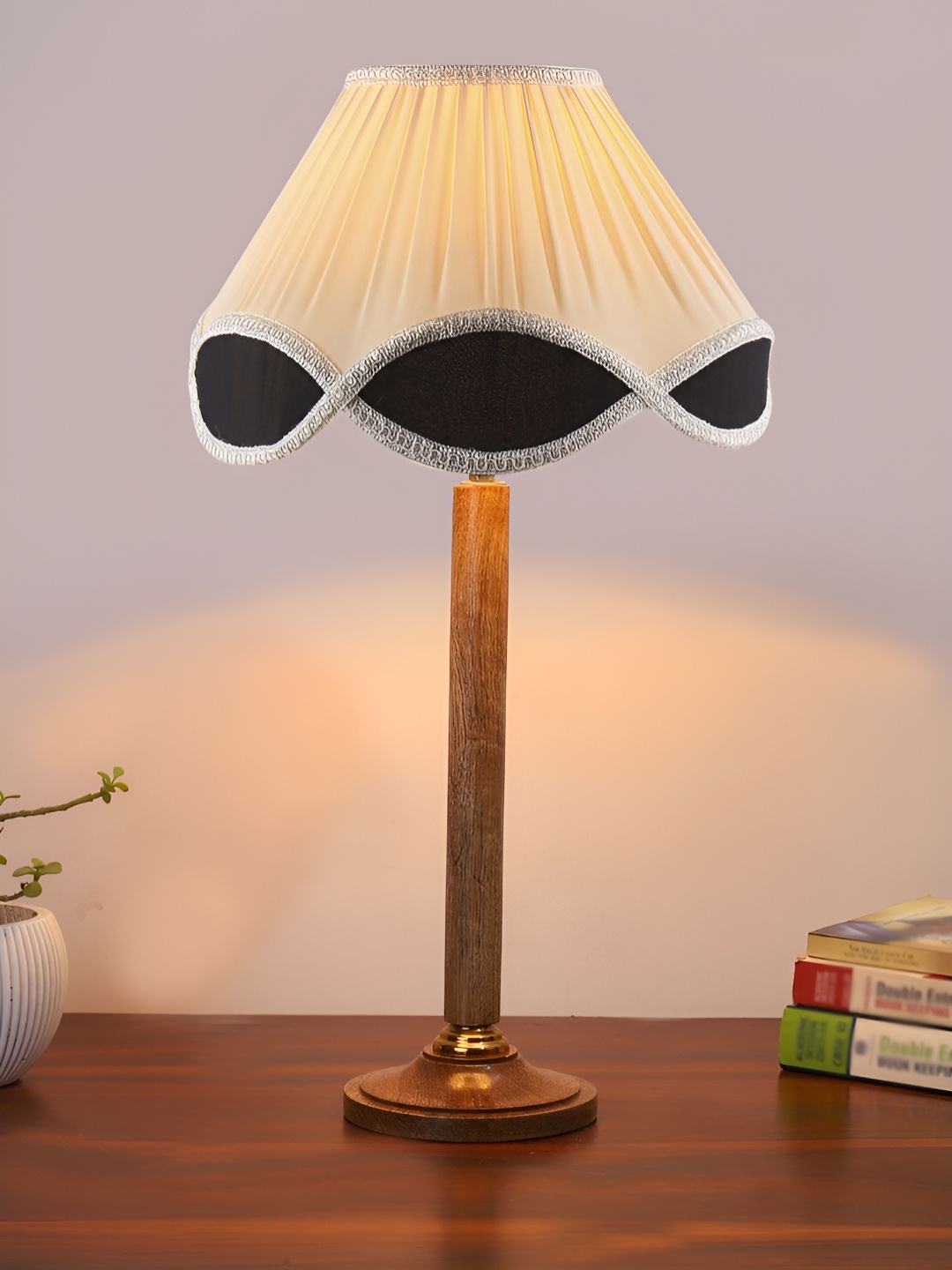 

Aura Off White Wood Traditional Abstract Shaped Table Lamp