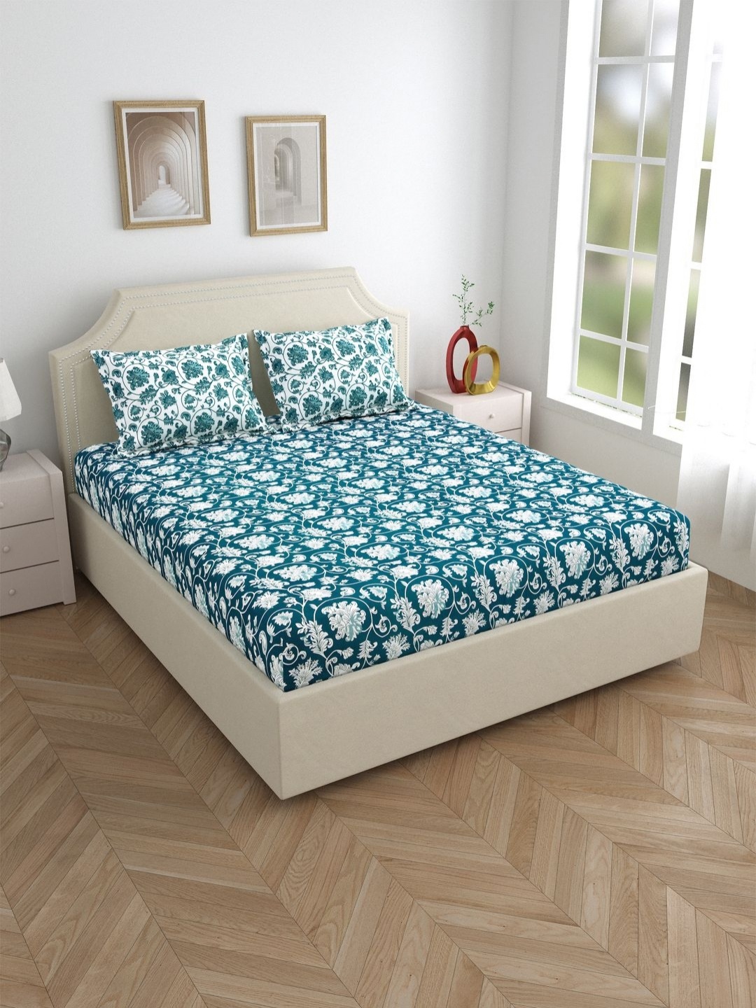 

Aura Blue & White Floral 210 TC King Bedsheet with 2 Pillow Covers