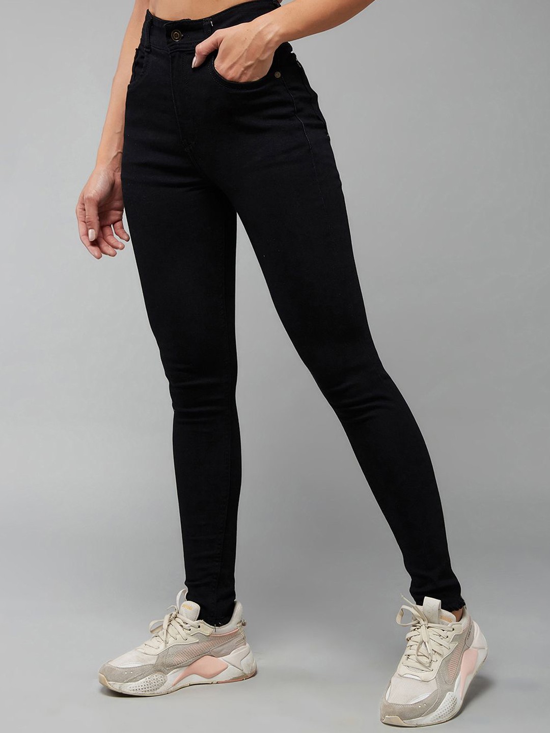 

DOLCE CRUDO Women Slim Fit High-Rise Mildly Distressed Stretchable Jeans, Black