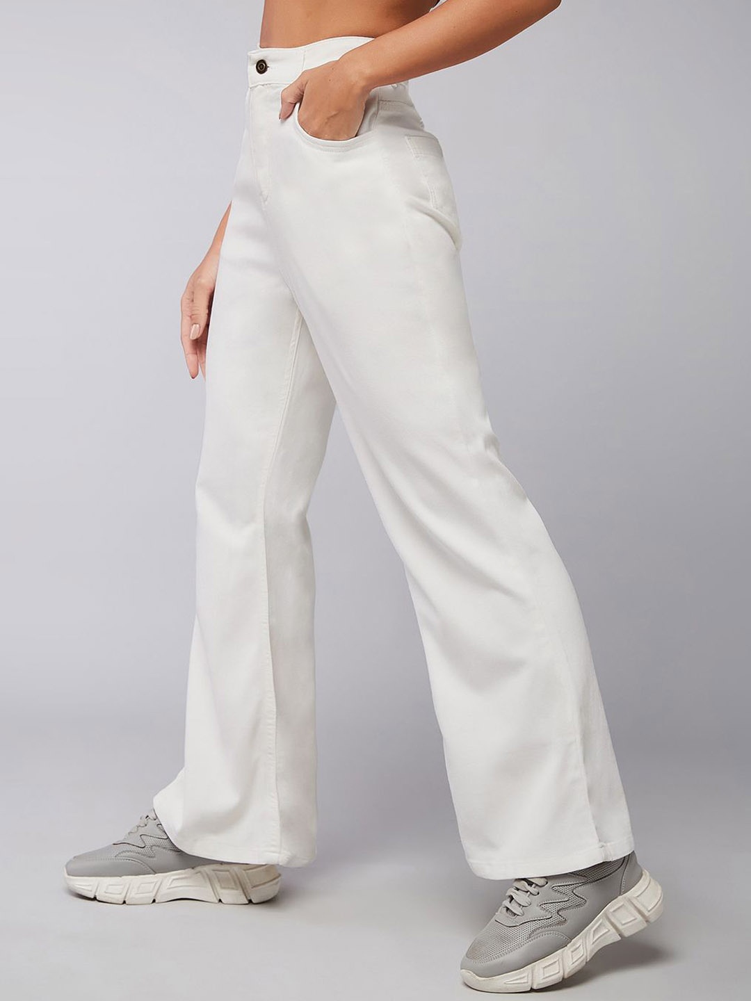 

DOLCE CRUDO Women Bootcut High-Rise Light Fade Stretchable Jeans, White