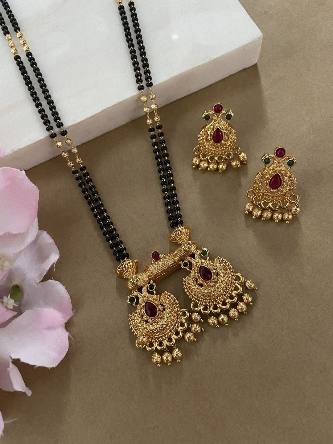 

Digital Dress Room Gold-Plated Stone-Studded & Beaded Mangalsutra With Earrings