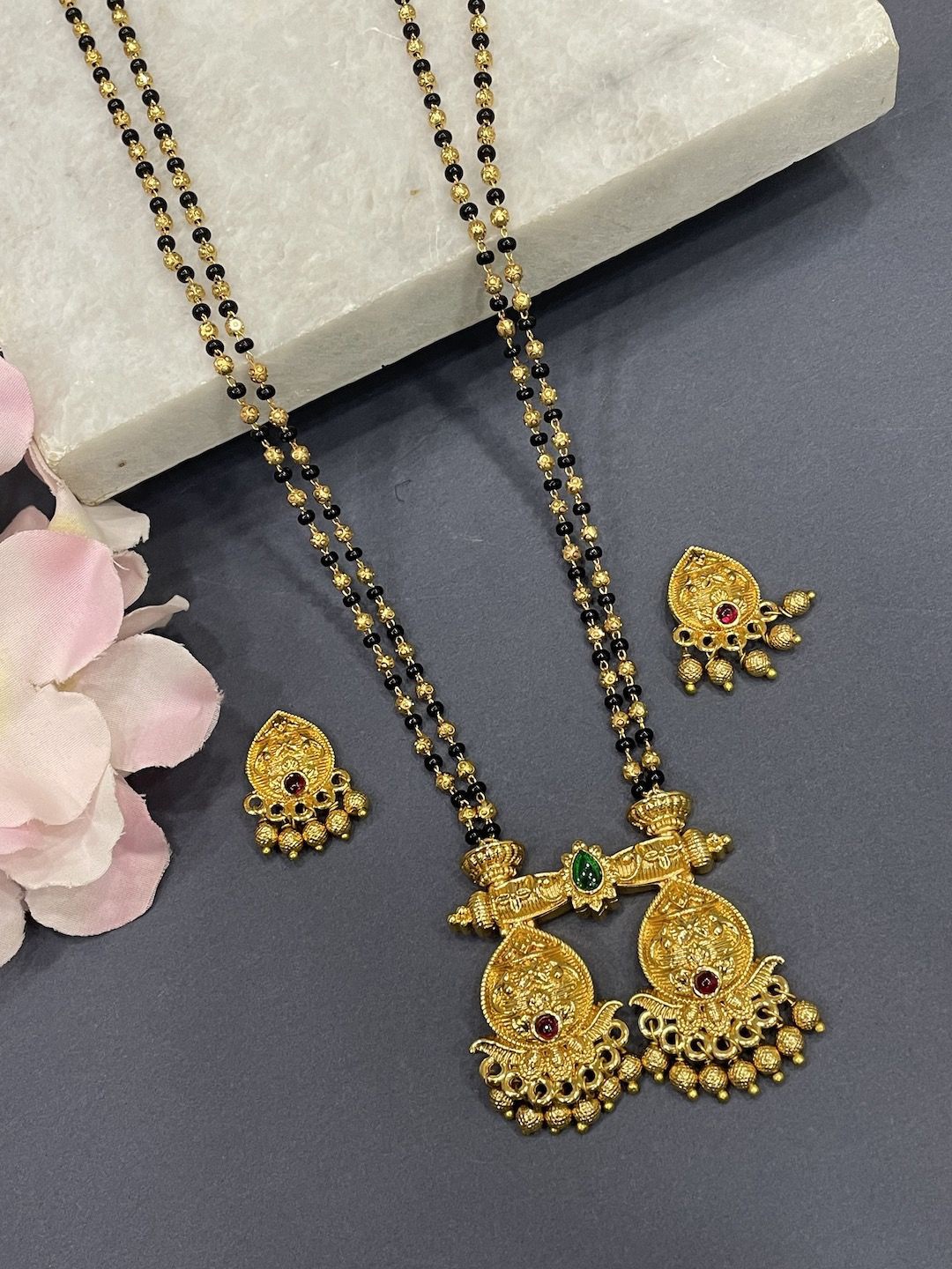 

Digital Dress Room Gold-Plated Stone-Studded & Beaded Mangalsutra With Earrings