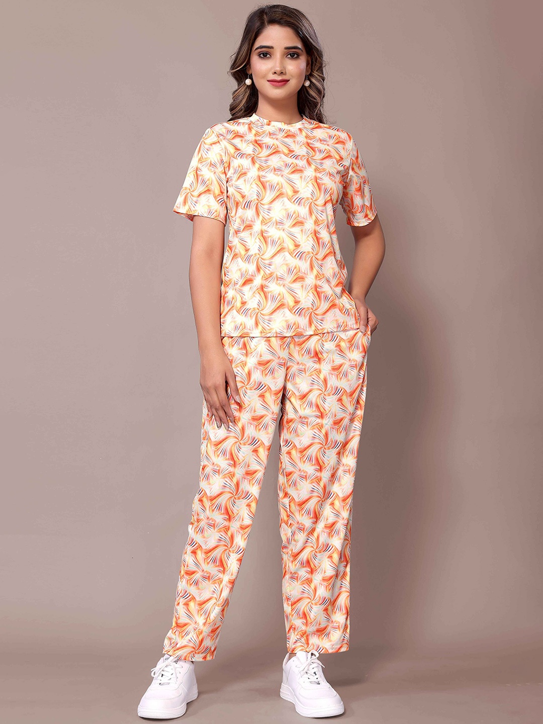 

Shriji fashion Printed Round Neck Top With Trousers, White