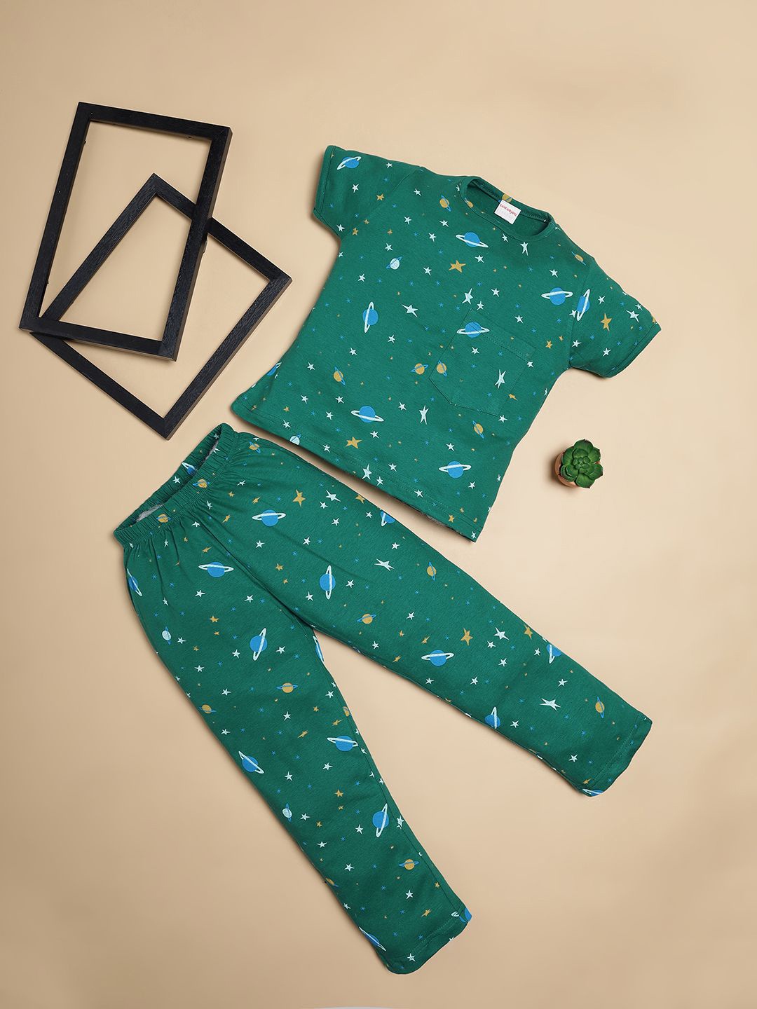 

RAINE AND JAINE Boys Printed Night suit, Green