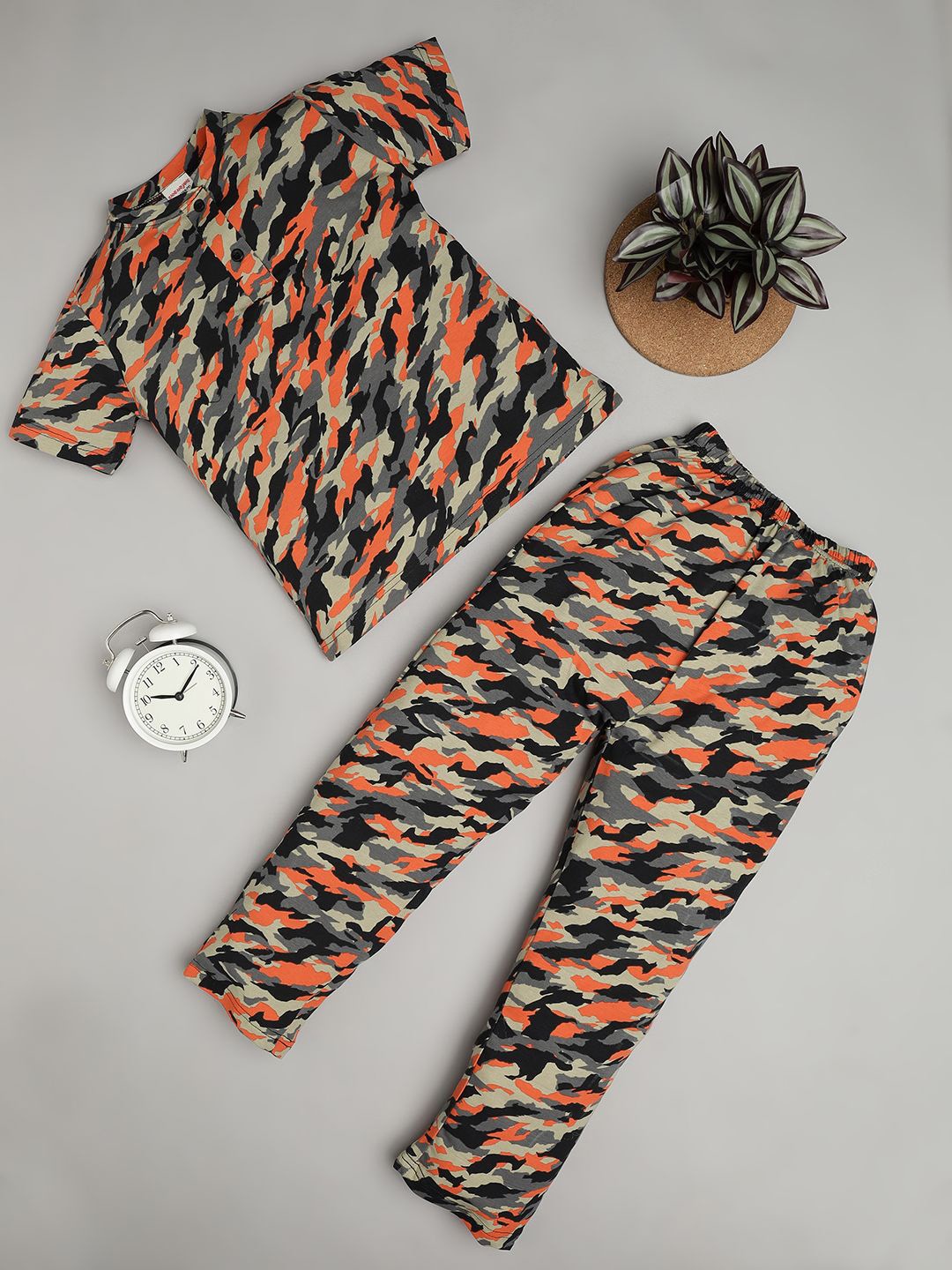 

RAINE AND JAINE Boys Printed Night suit, Orange