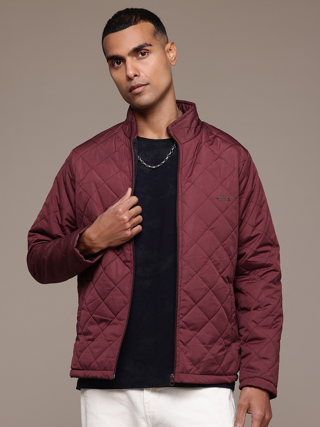 

The Roadster Lifestyle Co. Men Lightweight Quilted Jacket, Maroon