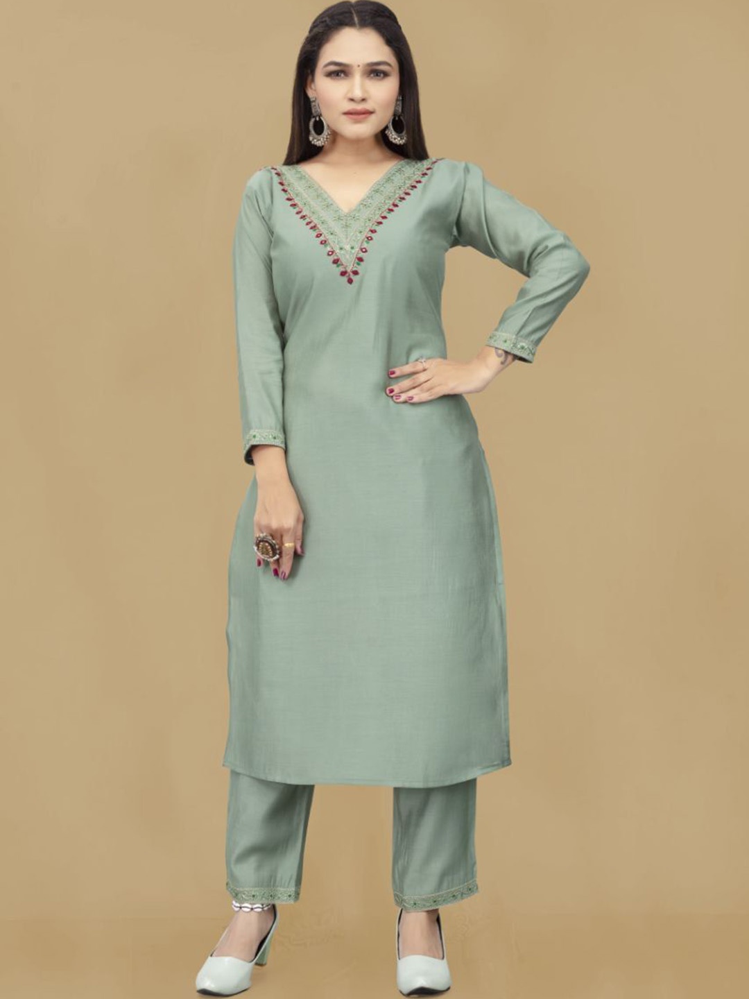 

ASTEYAM Zari Embellished V-Neck Straight Kurta With Trouser, Green