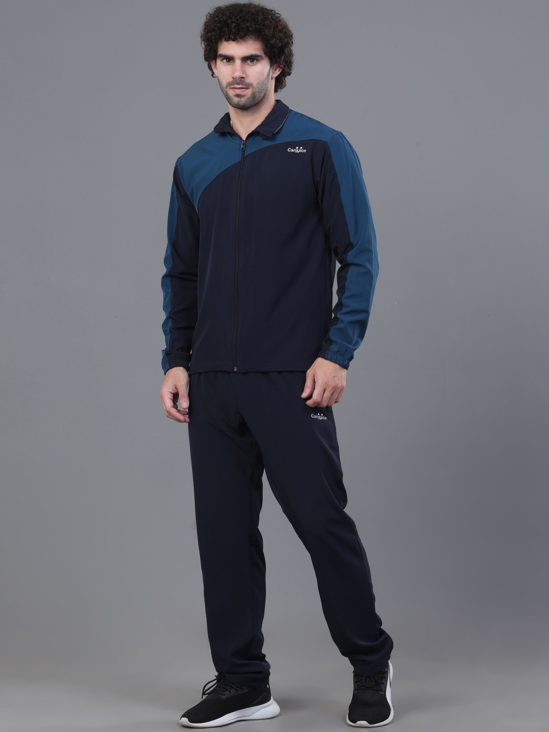 

Canjuice Men Colourblocked Tracksuits, Navy blue