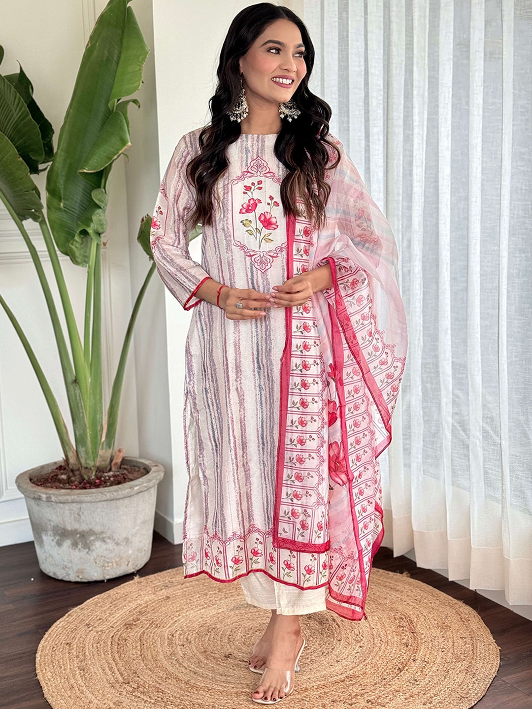 

Krimmple Floral Printed Round Neck Straight Kurta With Trousers And Dupatta, Red
