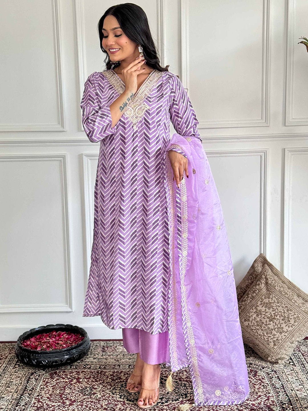 

Krimmple Chevron Printed Sequinned V Neck Pure Silk Kurta With Trousers And Dupatta, Lavender