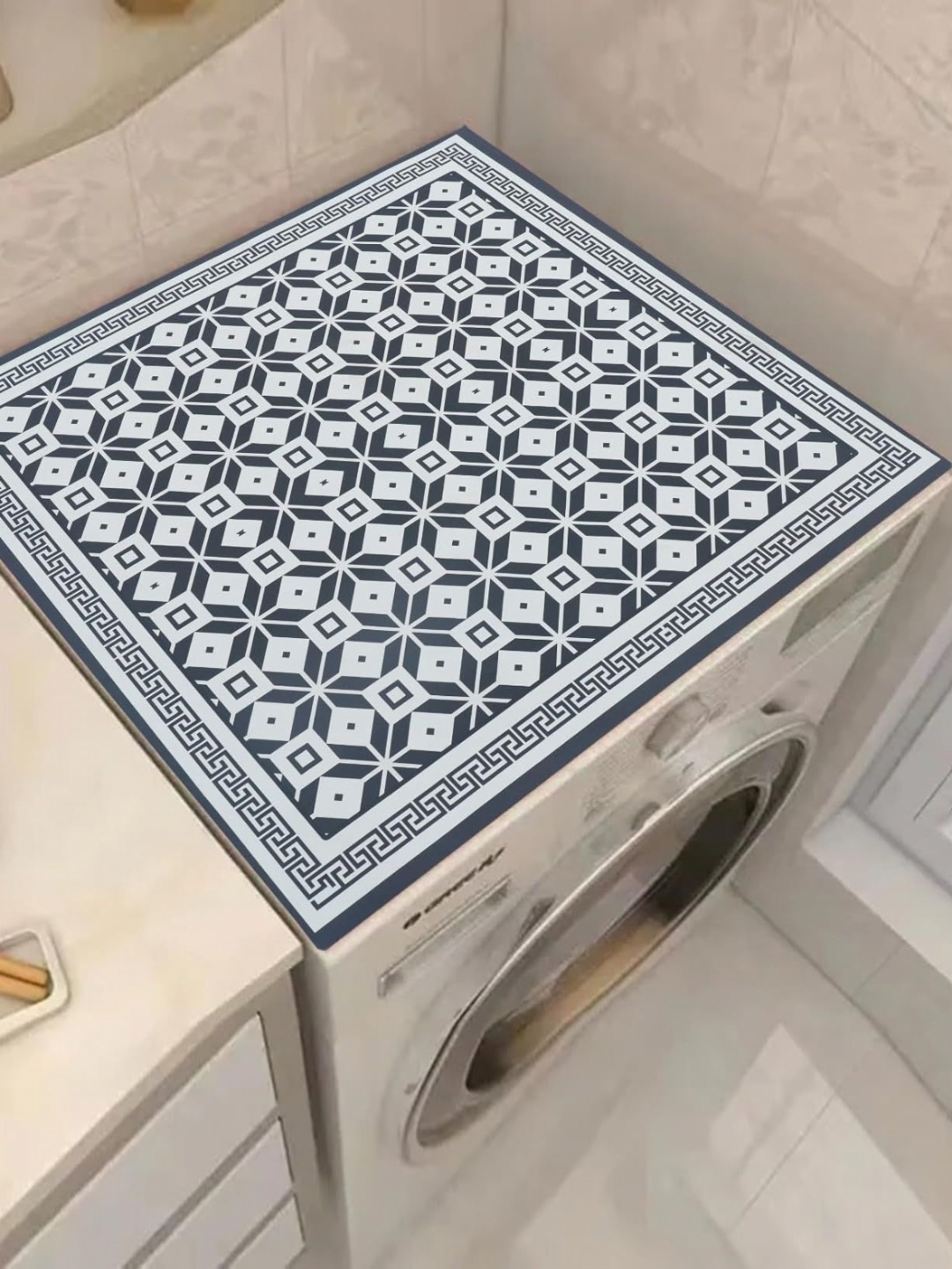 

HomeCloud Black & White Geometric Printed Non-Slip Washing Machine Top Protector Mat