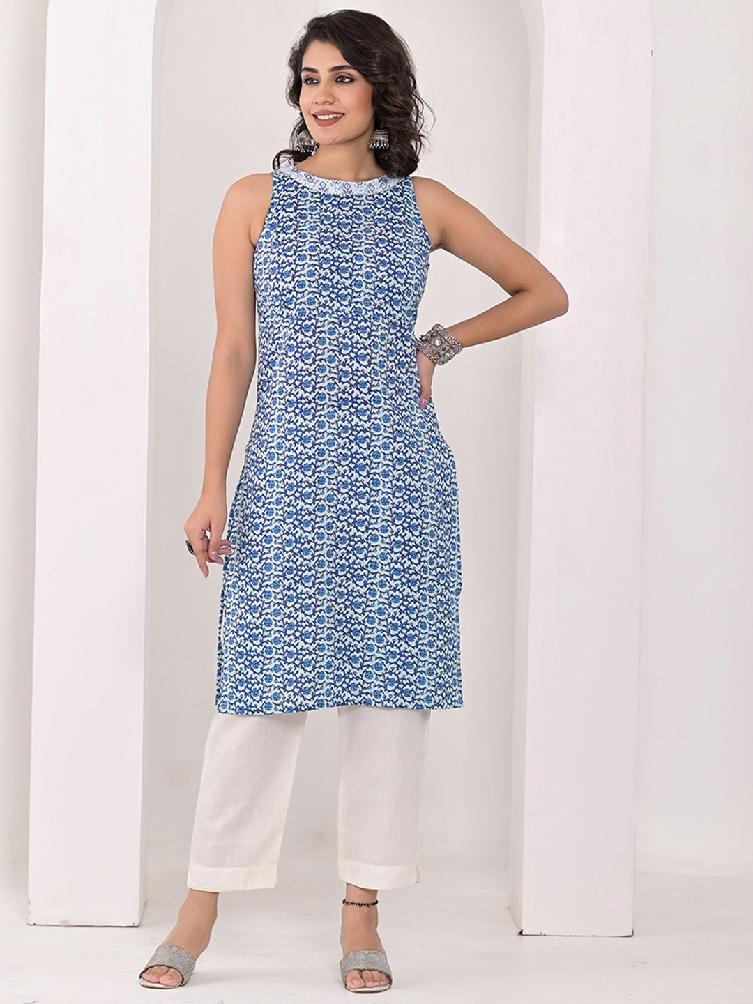 

KASHISHIYA Floral Printed Halter Neck Pure Cotton Straight Kurta, Blue