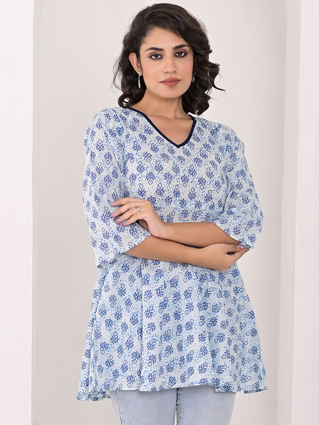 

KASHISHIYA Floral Printed V-Neck Pure Cotton Pleated A-Line Kurti, Blue