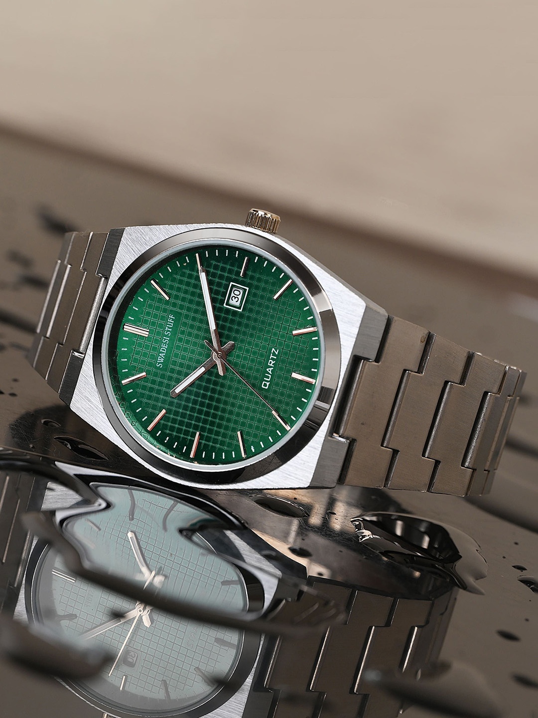 

SWADESI STUFF Men Dial & Bracelet Style Straps Analogue Watch SDS 151 GREEN 99