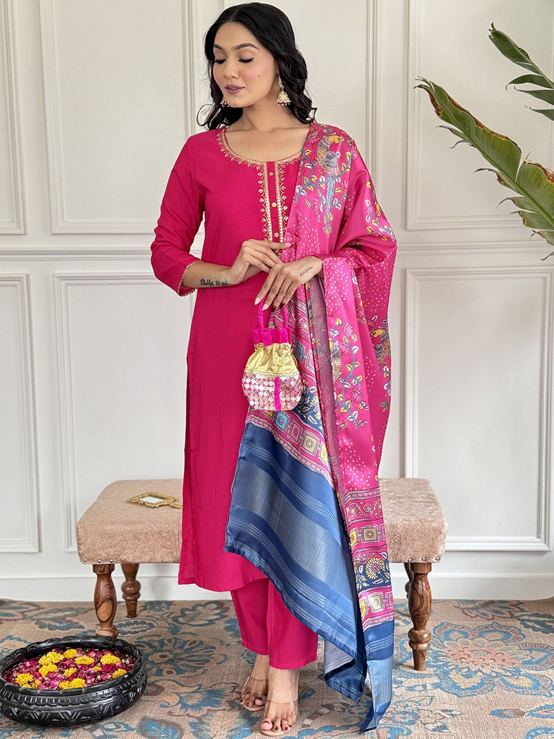 

Siya Fashion Thread Work Straight Kurta with Trousers and Dupatta, Pink