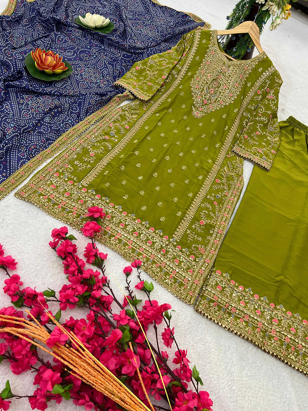 

ZIBLON Ethnic Motifs Embroidered Staright Kurta With Palazzos And Dupatta, Green