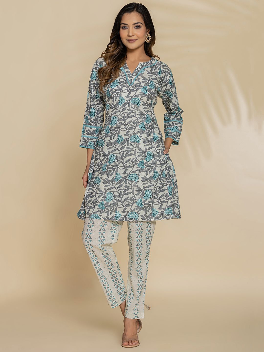 

Eco Clothing Printed Notch Neck Pure Cotton Tunic With Trouser, Grey