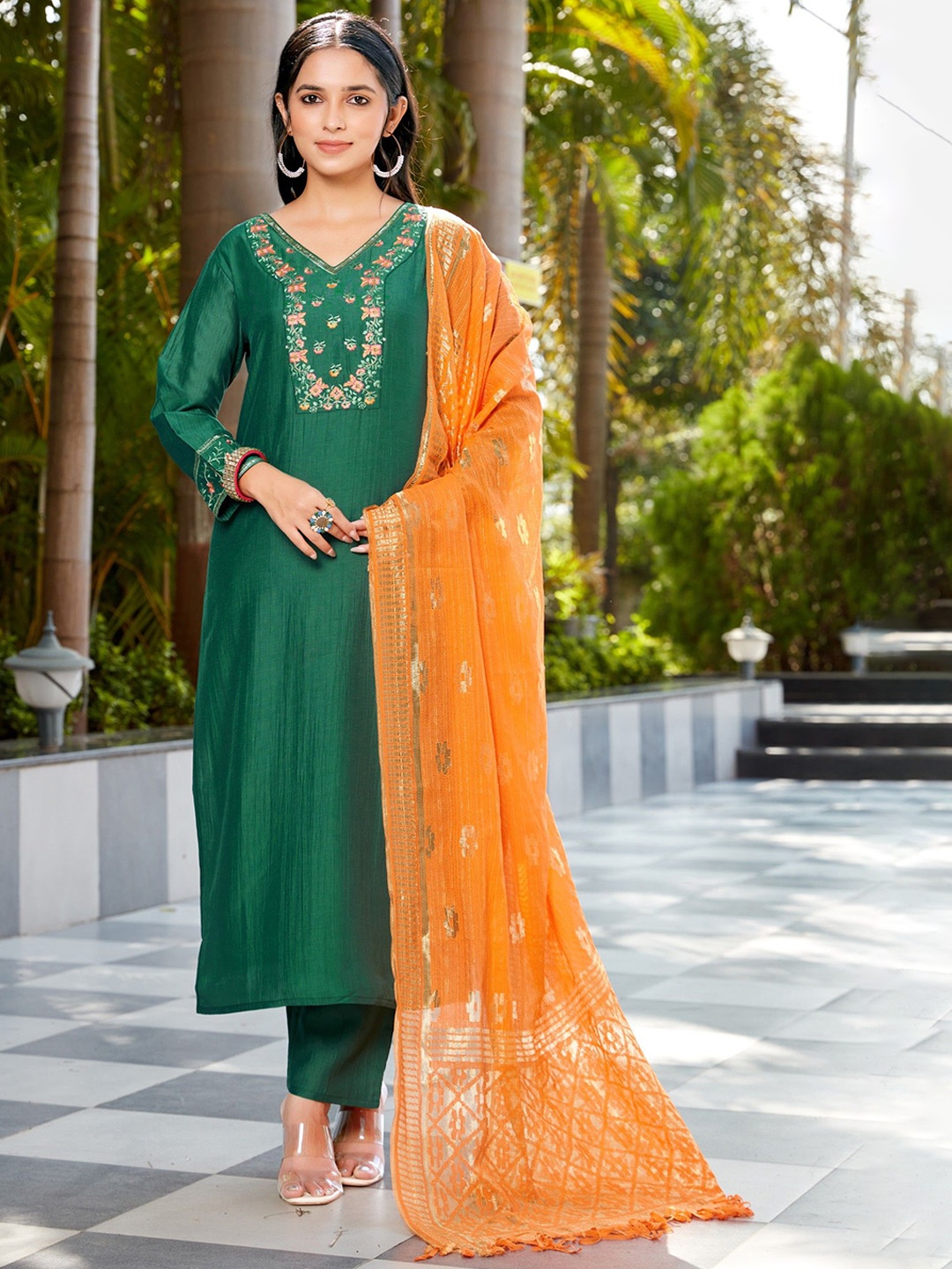 

SARVAGNA Embroidered Thread Work Pure Silk V- Neck Kurta with Trousers & With Dupatta, Green