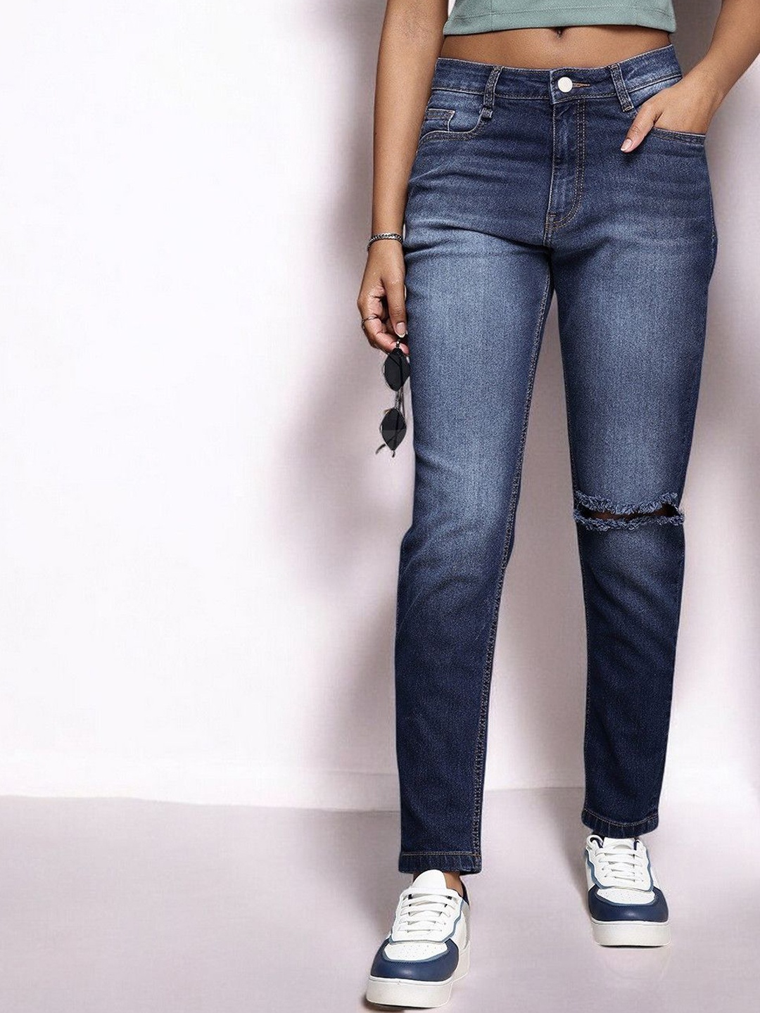 

Mast & Harbour Women Boyfriend Fit High-Rise Slash Knee Light Fade Stretchable Jeans, Blue