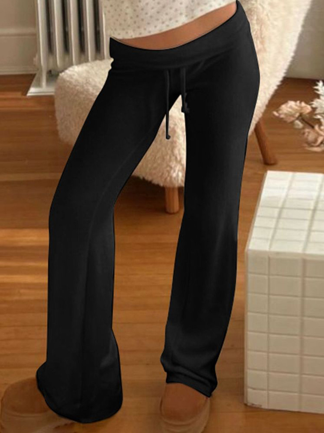 

LULU & SKY Women Low-Rise Trousers, Black
