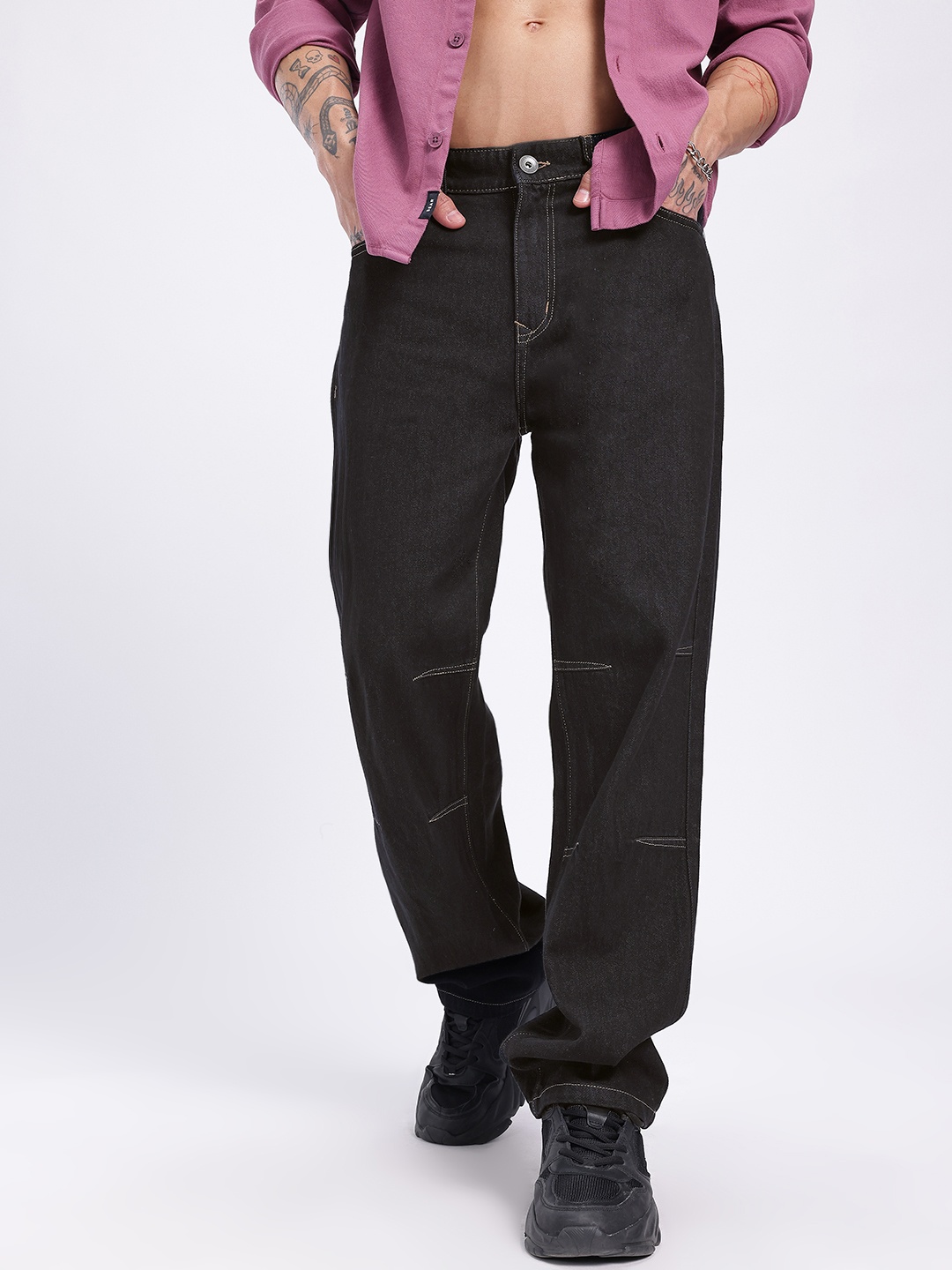 

glitchez Men Elevated Essentials Straight Fit Contrast Stitch Stretchable Jeans, Black