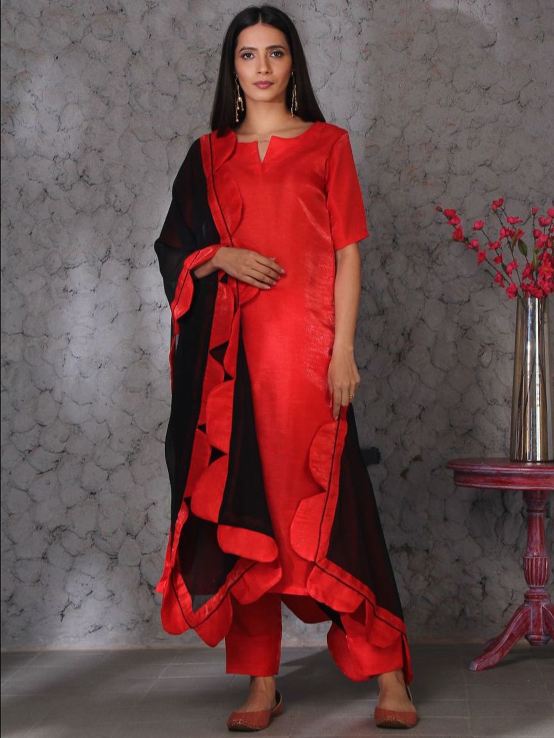 

SHADES OF FAASHION Notch-Neck Straight Kurta With Trousers And Dupatta, Red