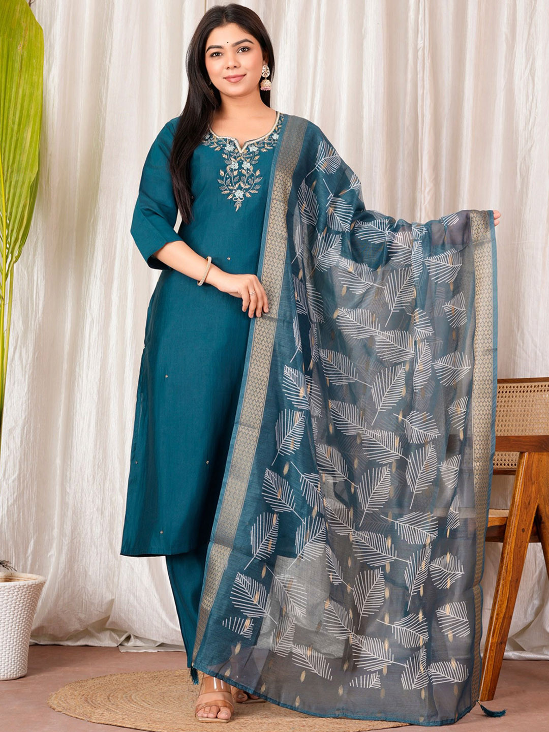 

XAYCRA CREATION Floral Embroidered Zardozi Straight Kurta With Trousers And Dupatta, Blue