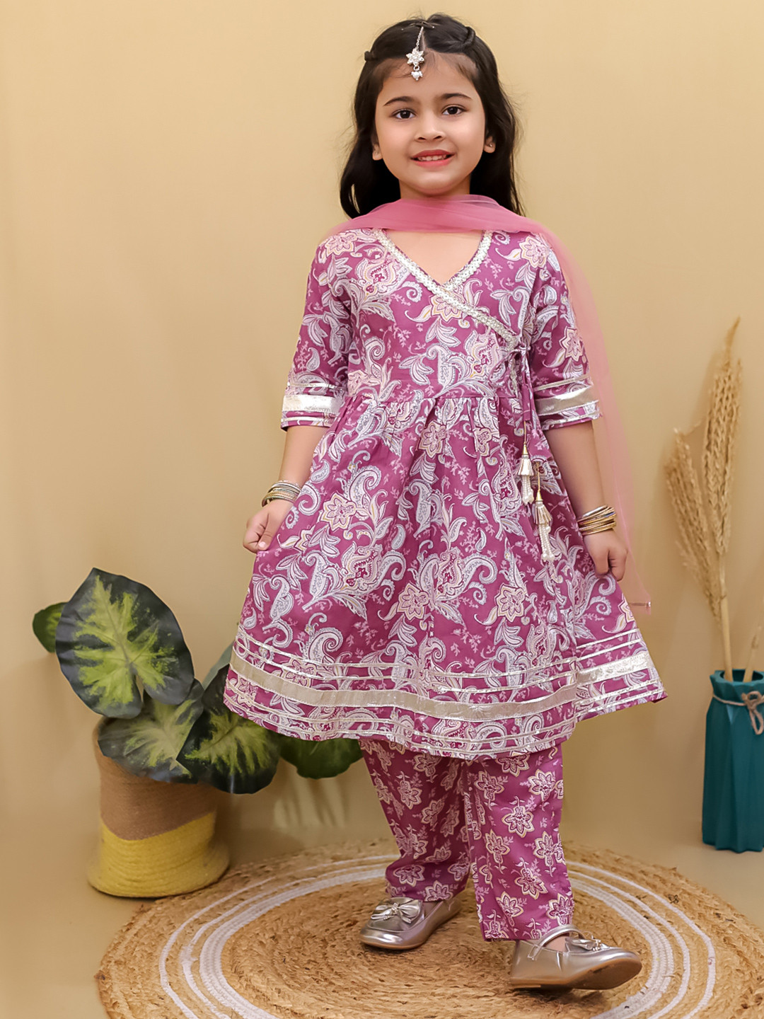 

Superminis Girls Paisley Printed Gotta Patti Pure Cotton Kurta With Pyjama & Dupatta, Purple