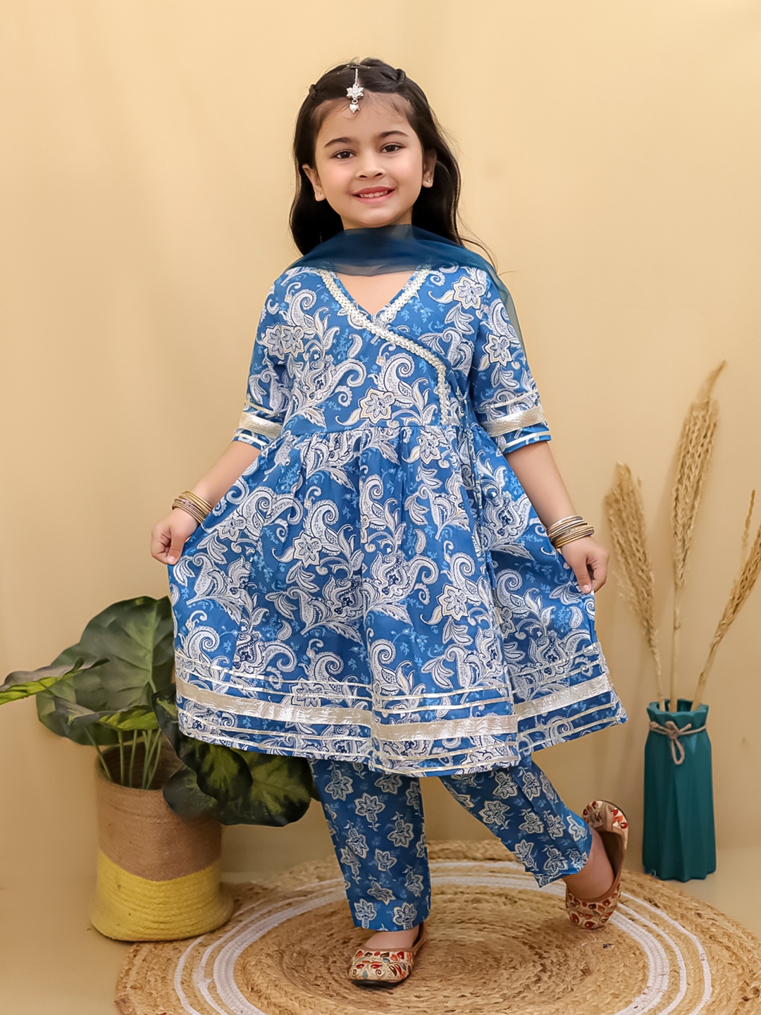 

Superminis Girls Paisley Printed Gotta Patti Pure Cotton Kurta With Pyjama & Dupatta, Blue
