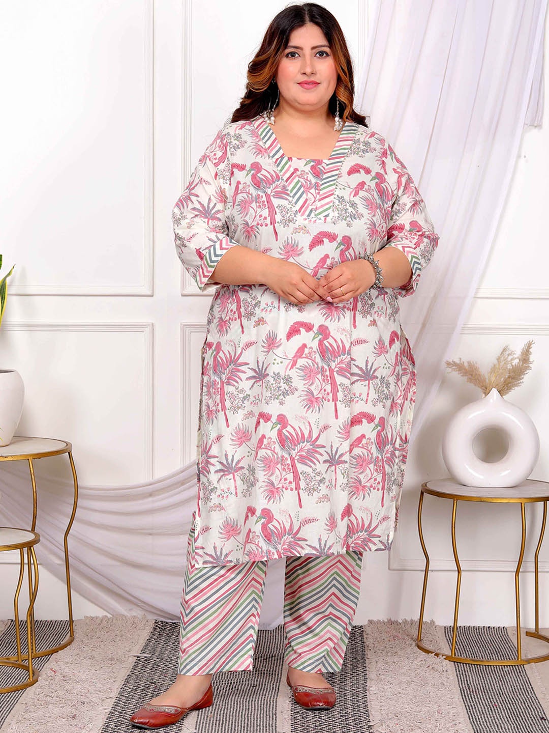 

MIRAVAN Plus Size Floral Printed Pure Cotton Straight Kurta With Trouser, White