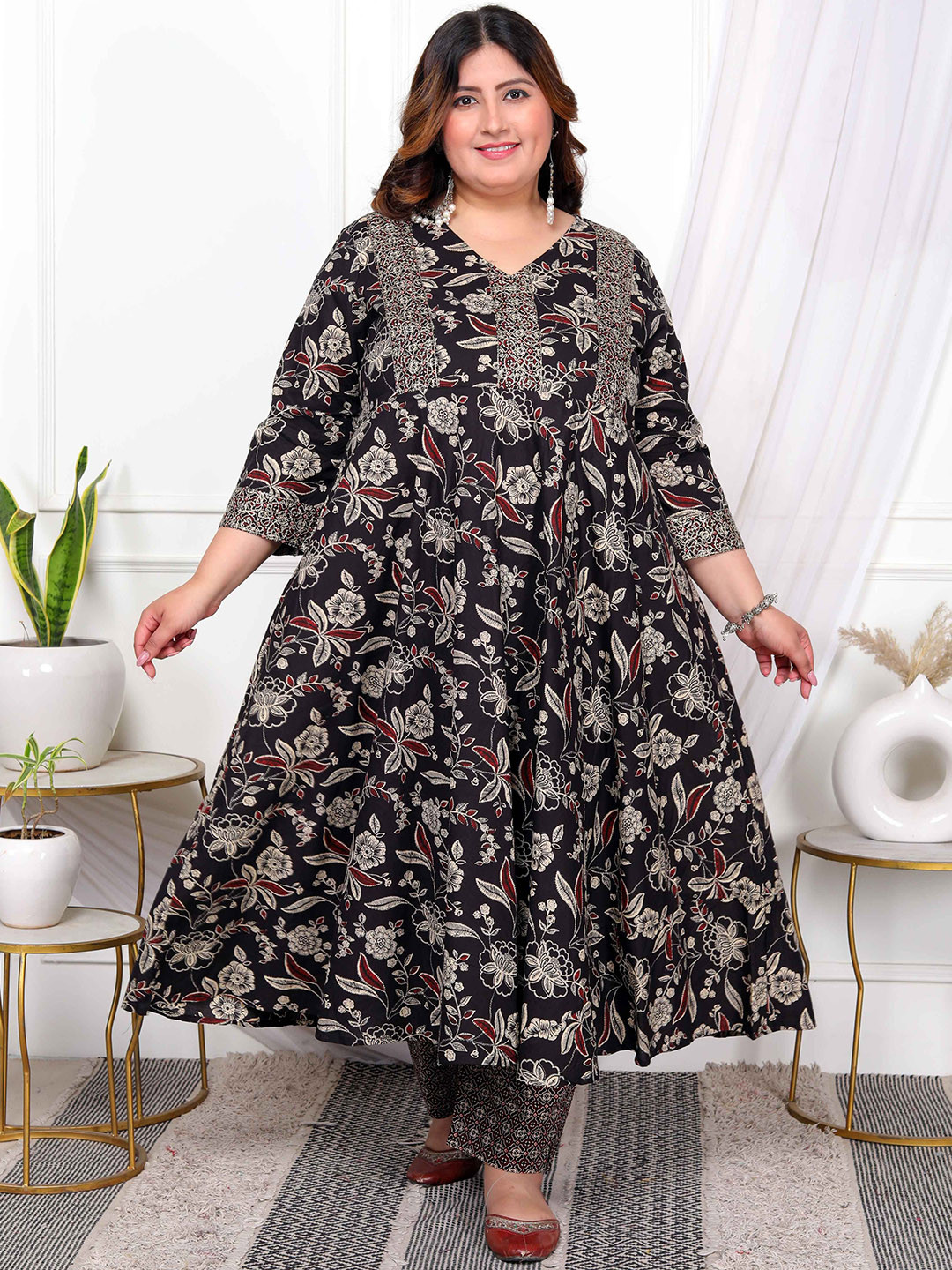 

MIRAVAN Floral Printed Zari V-Neck Pure Cotton Anarkali Kurta With Trouser, Black