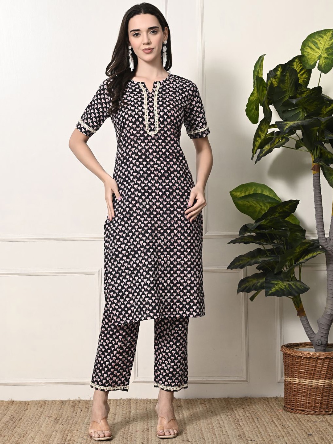 

HERE&NOW Floral Printed Notch Neck Pure Cotton Straight Kurta With Trouser, Black