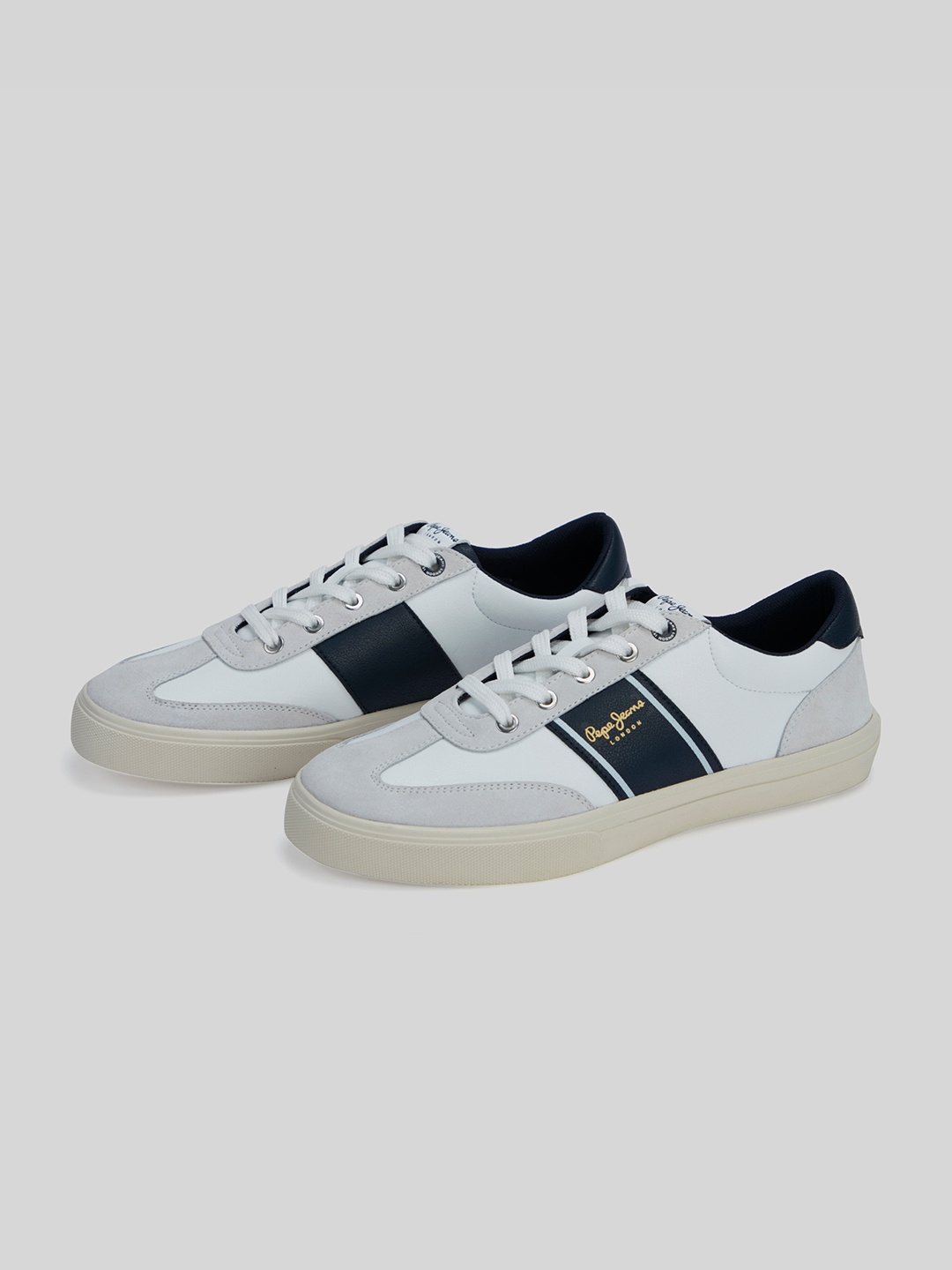

Pepe Jeans Men Colourblocked PU Sneakers, White