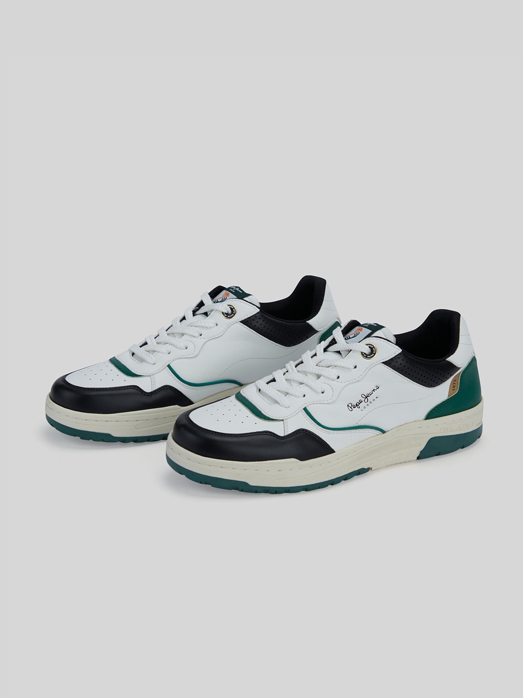 

Pepe Jeans Men Colourblocked PU Sneakers, Green