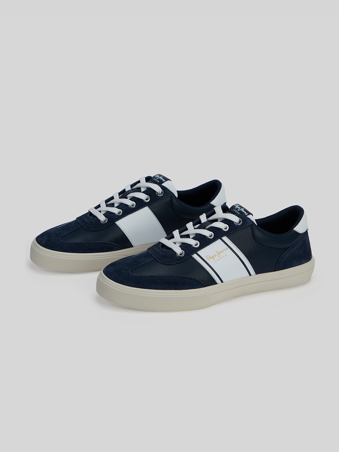 

Pepe Jeans Men Colourblocked PU Sneakers, Navy blue
