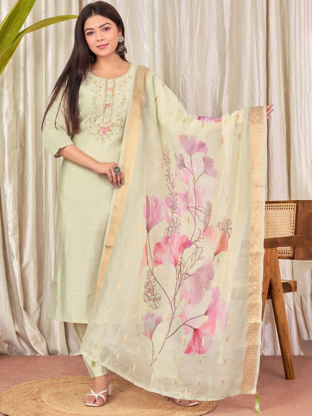 

XAYCRA CREATION Floral Embroidered Pure Silk Straight Kurta With Trousers And Dupatta, Green