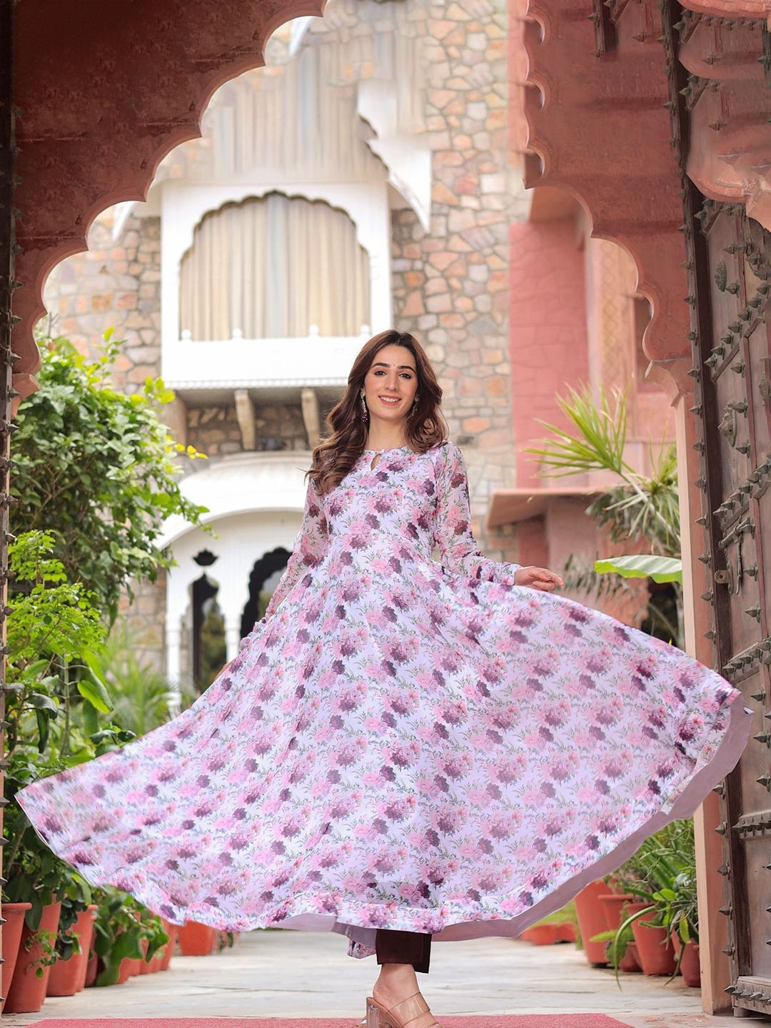 

BYUTIFY Floral Printed Keyhole Georgette Anarkali Kurta With Pyjama, White