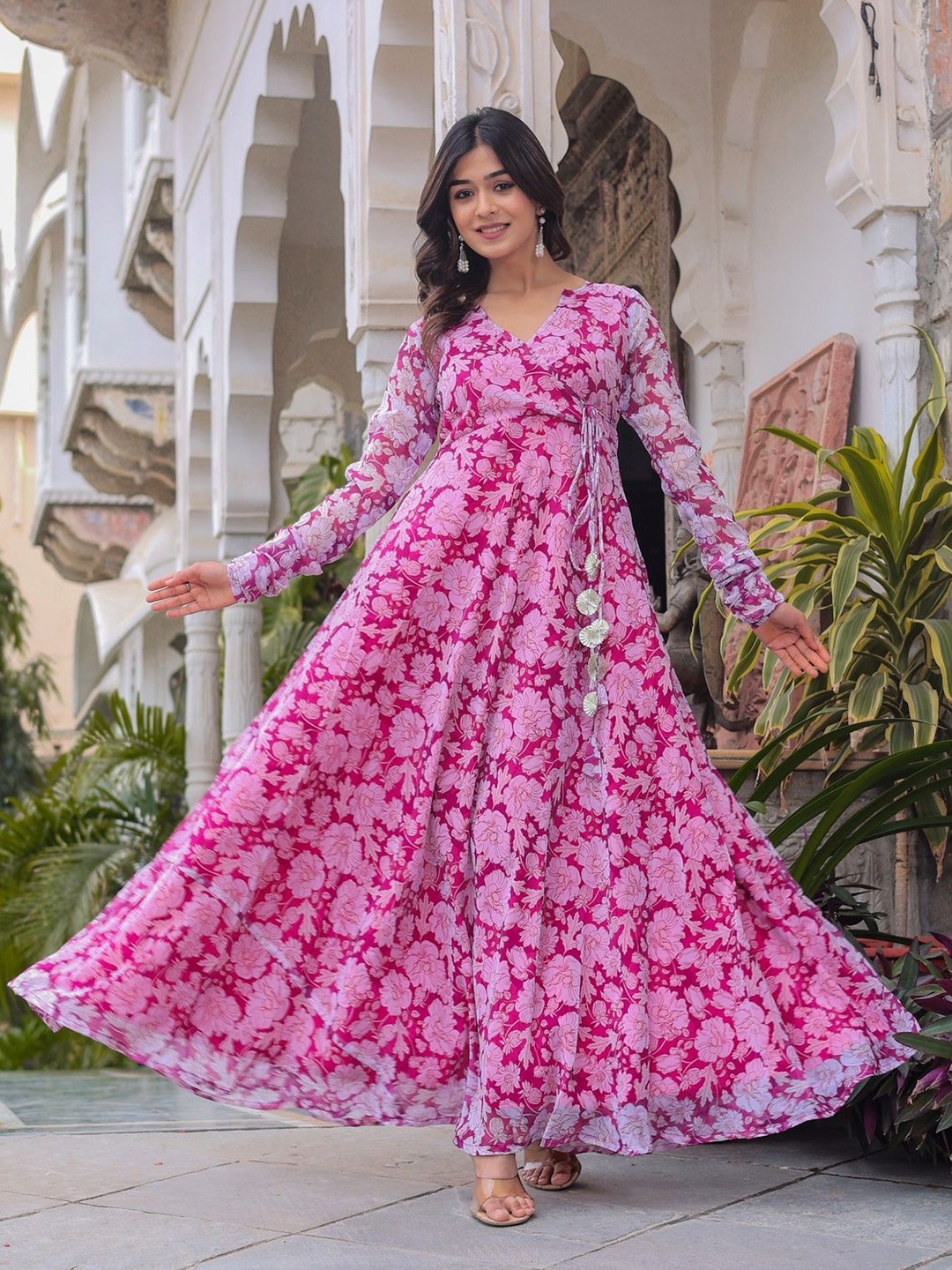 

BYUTIFY Floral Printed V-Neck Angarakha Anarkali Georgette Kurta with Trousers, Pink