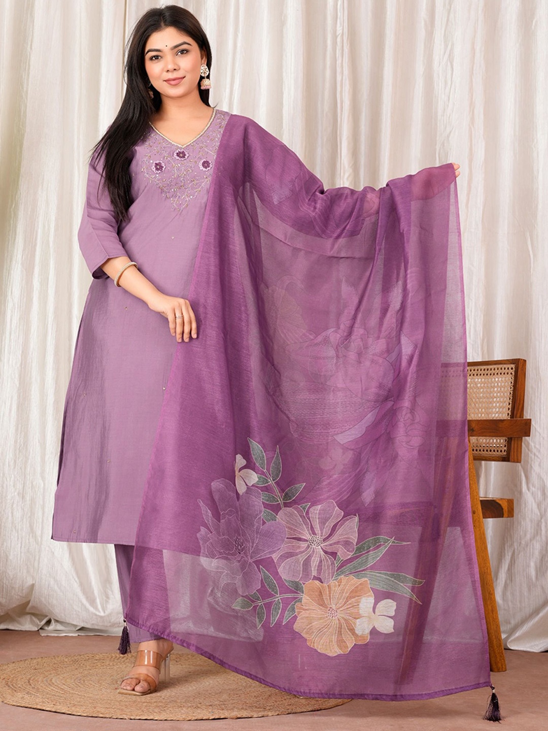 

XAYCRA CREATION Floral Embroidered V-Neck Zardozi Straight Kurta With Trousers And Dupatta, Lavender