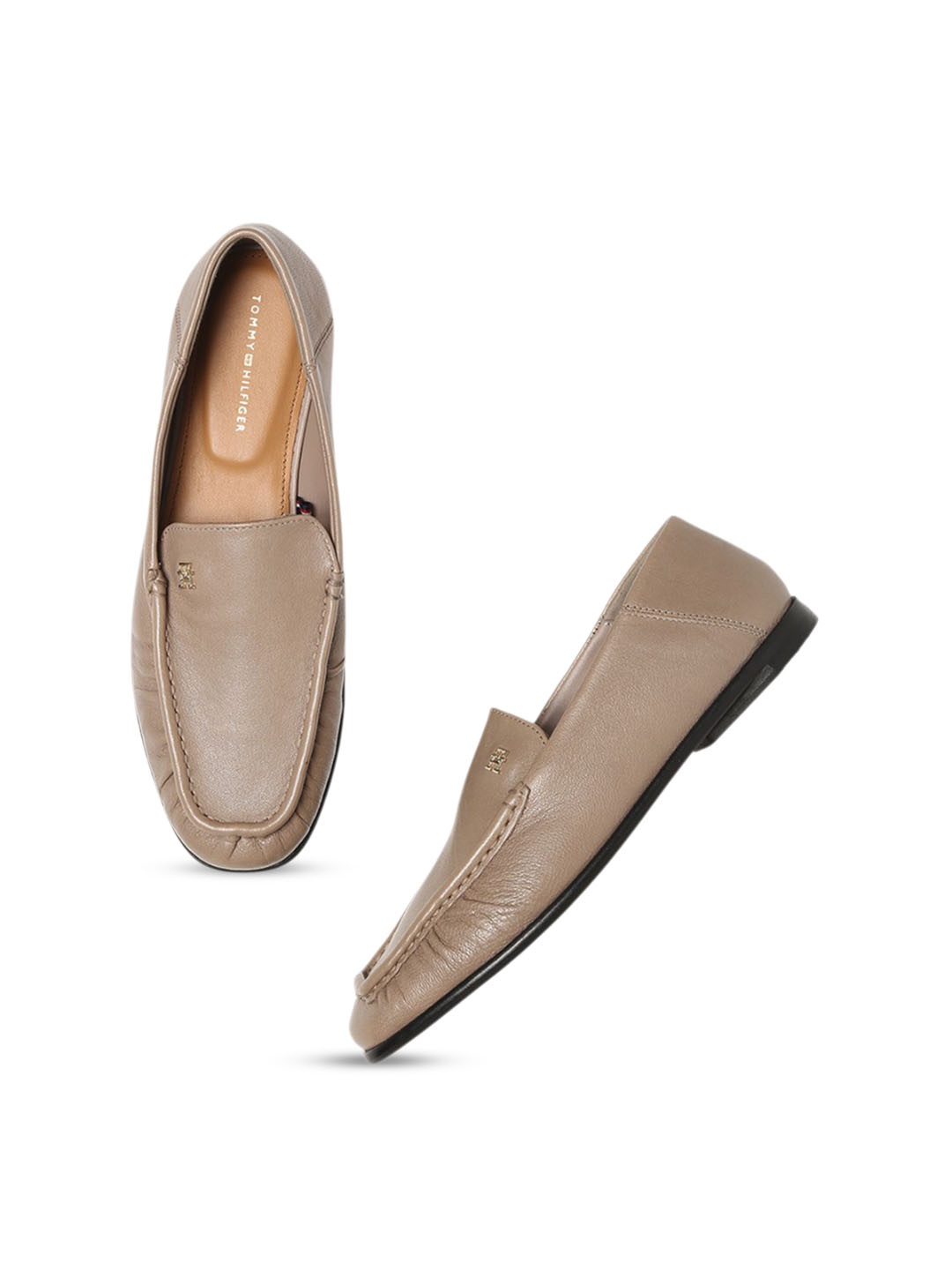 

Tommy Hilfiger Women Leather Loafers, Beige