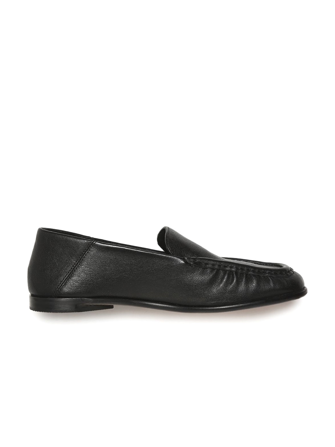 

Tommy Hilfiger Women Textured Leather Loafers, Black